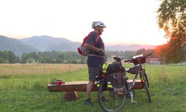 Preživio srčani i moždani udar, ali svijet obilazi biciklom
